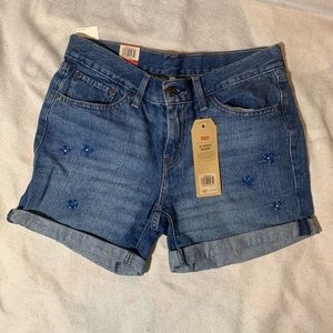 NWT - Levi’s Classic Flower Shorts
